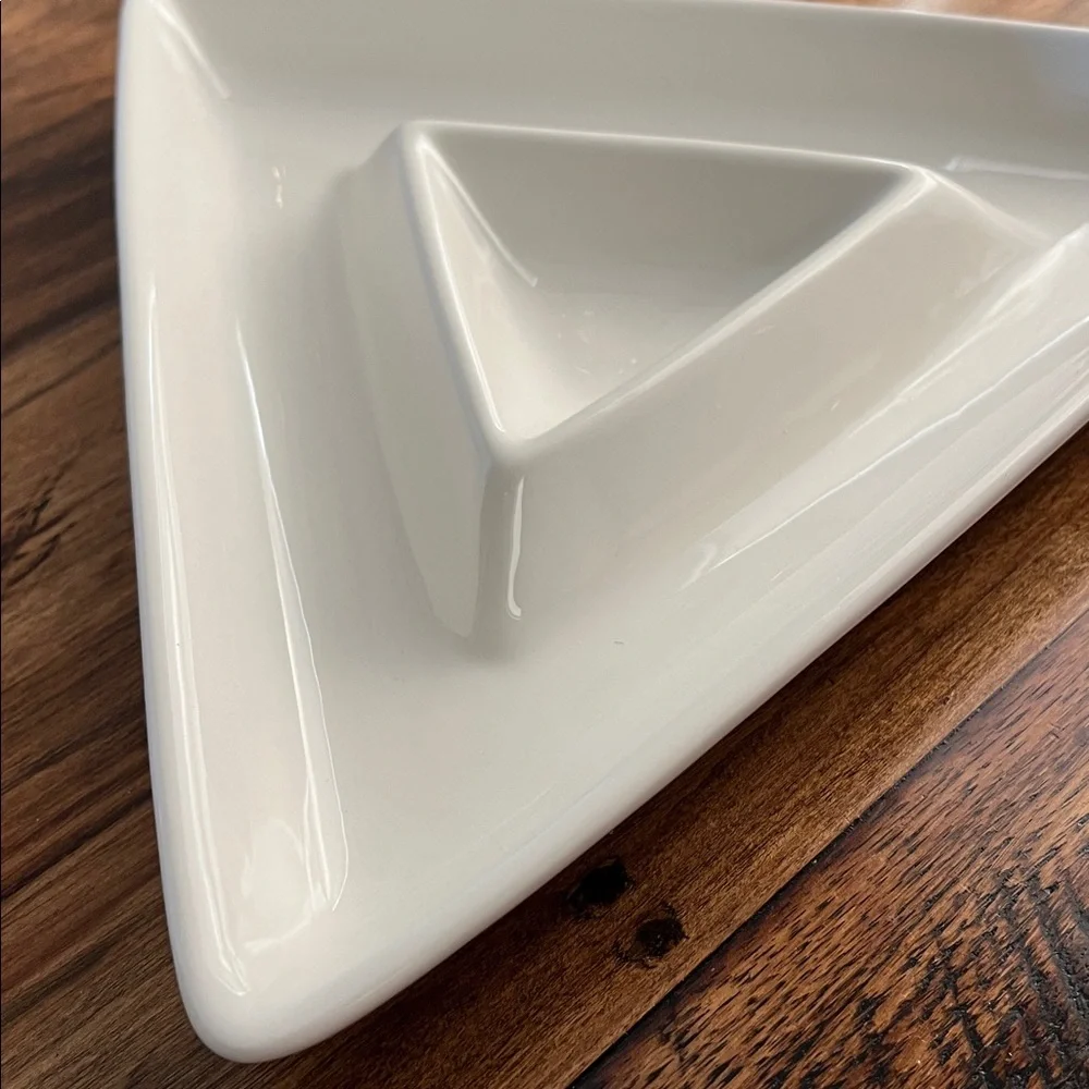 Pfaltzgraff Vintage Off White Porcelain Triangular Serving Dish